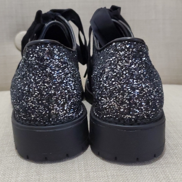 Shoes - Picture 3 of 5